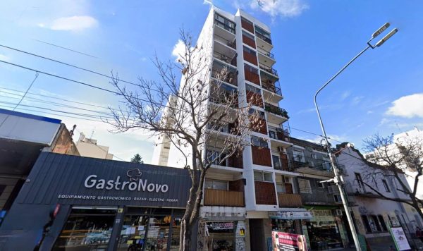 Apartment for sale, 2 rooms with patio on Av. Maipú Florida