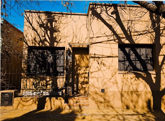Venta Casa 4 Ambientes Con Jardin Beccar