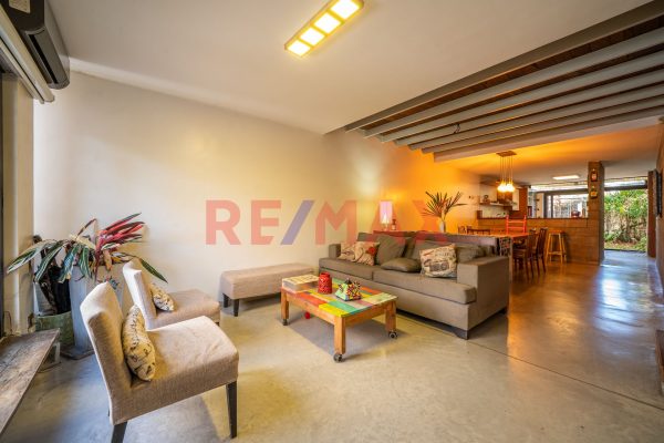 For Sale! 4-room Apartment with Garden, Balcony and Terrace