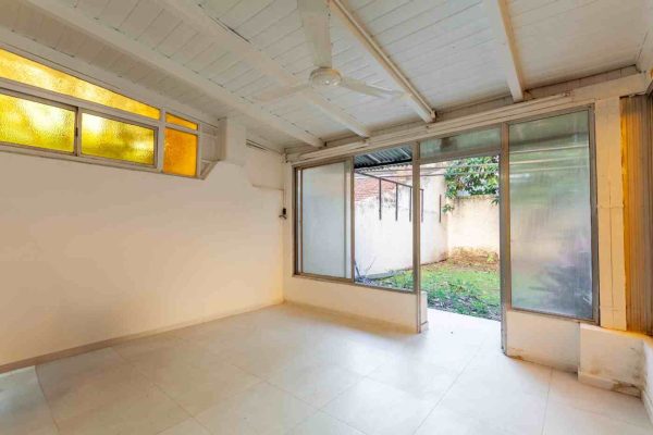 Sale Apartment 5 Rooms Renovated Spacious with Patio