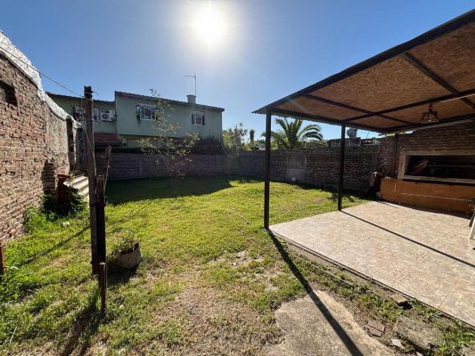 House for Sale 3 rooms San Fernando with large garden