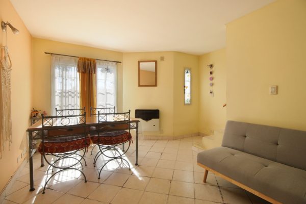 Duplex for Sale – 3 rooms, patio, Carapachay – Apartment Credit