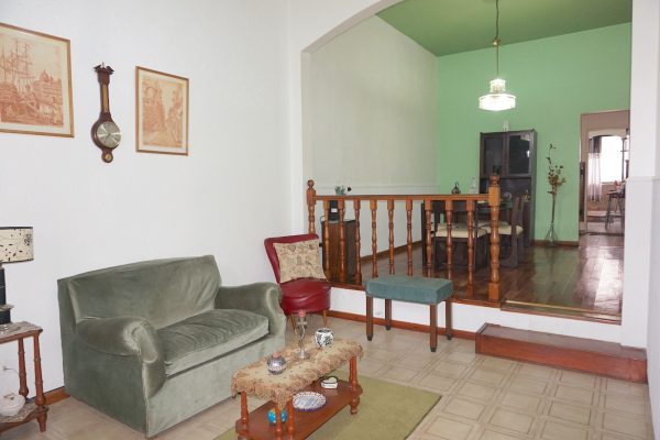 5-room house for sale in Florida Este with garage