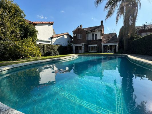 Exclusive house in Barrancas, San Fernando with outdoor kitchen
