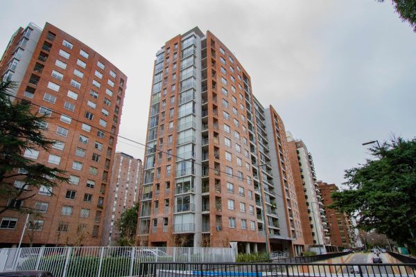 Venta dpto 2 amb con balcón en Ayres San Isidro