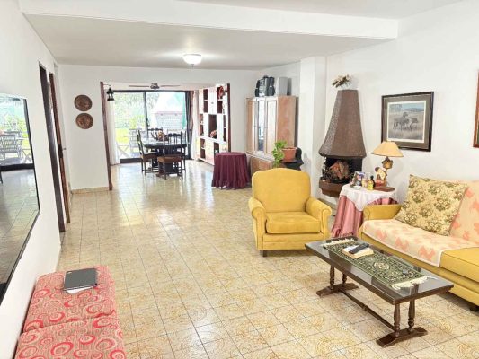 4?bedroom house for sale with patio in Olivos