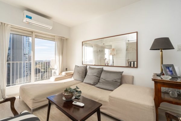 For Sale: 4-room apartment, 2 parking spaces, 2 storage rooms, balcony, river view