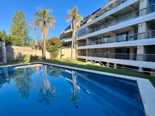 3-room Punta Chica, 2 parking spaces, pool and balcony