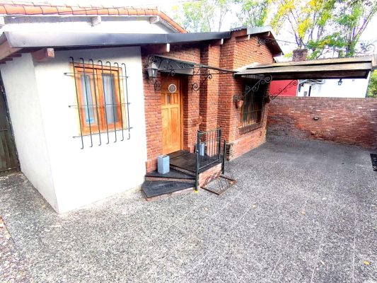 House for sale in Victoria with patio, grill, quincho