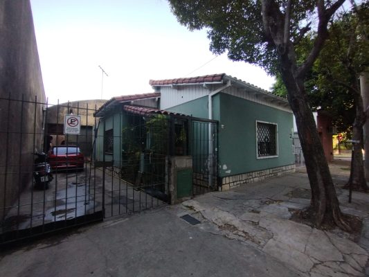 VENTA Casa y Galpón, en Martínez. Ideal Inversor