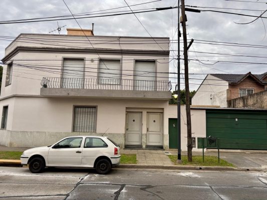 Apartment on ground floor in residential area with garage