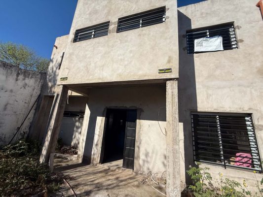 Triplex for Sale – 3 Bedrooms, Quincho, Terrace, Garage – V. Lopez