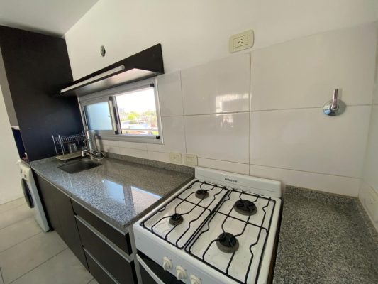 Alquiler En Tigre 2 Ambientes Con Balcon /Cochera