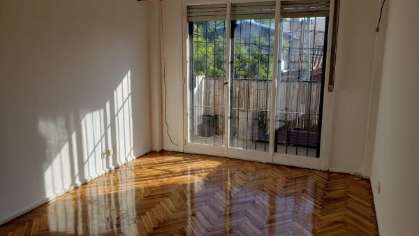 Bright 2-room with double balcony and garage
