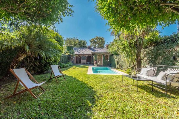 Casa 5 Ambientes Martinez. Jardin Quincho Pileta