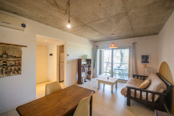 Sale 2 rooms with double balcony and garage in Victoria