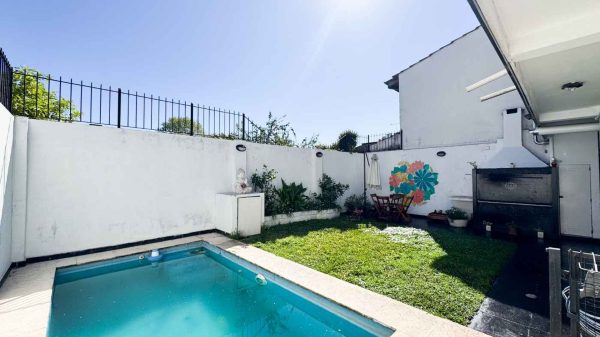 House for Sale – 4 Rooms with Garage and Pool – Olivos