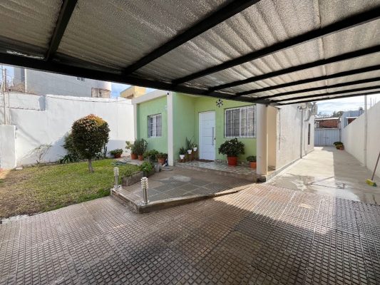 Venta Casa En Albanueva Con Amarra 5 Amb.