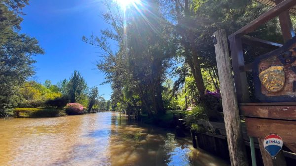 Venta Casa 3 Ambientes con cochera y gran parque