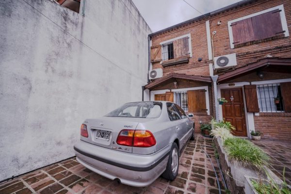 Olivos House for Sale – 4 Rooms Apartment Credit