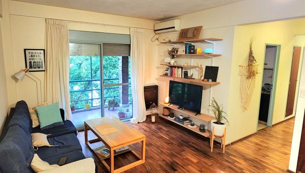 2-room apartment, Florida, balcony facing garage