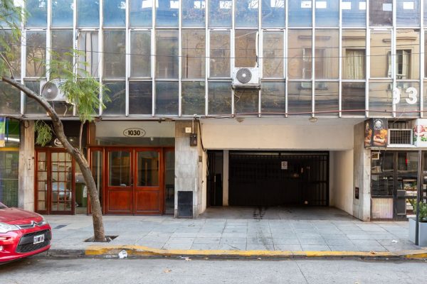 Sale of Garage in San Fernando