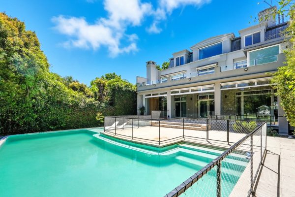 Imposing House for Sale in La Lucila