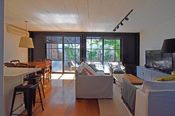 Venta casa triplex 4 ambientes cochera Martínez
