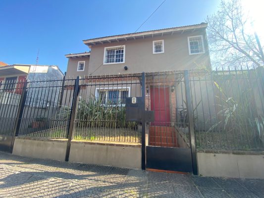 Venta Casa 5 Ambientes Con Parque- San Isidro
