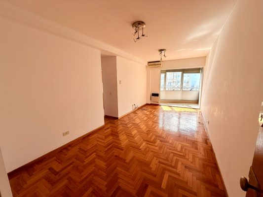 3-Room Apartment for Sale in Olivos with Garage