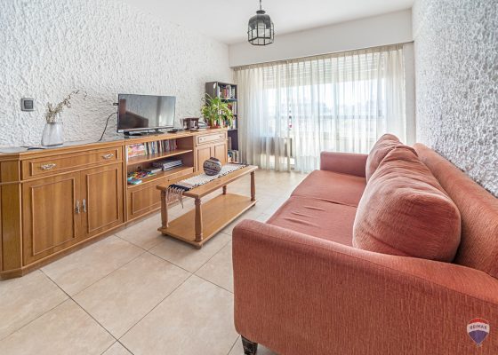 Apartment 4 rooms for sale in Olivos, fixed parking and storage.