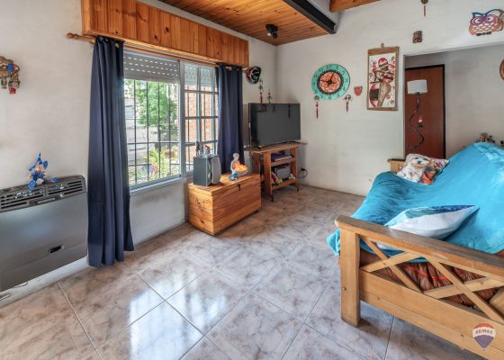 4-room apartment for sale in Carapachay with garage, credit approved