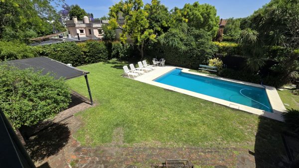 CASA en VENTA en LA HORQUETA, 9 AMBIENTES JARDIN