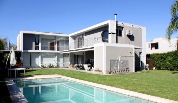 casa moderna hormigon con increible vistas