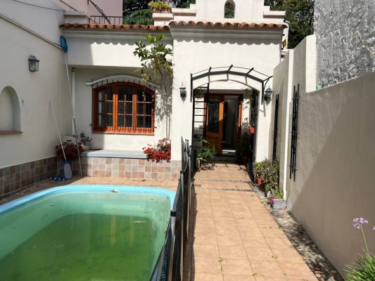 Alquiler Casa Con Pileta Y Cochera En Olivos