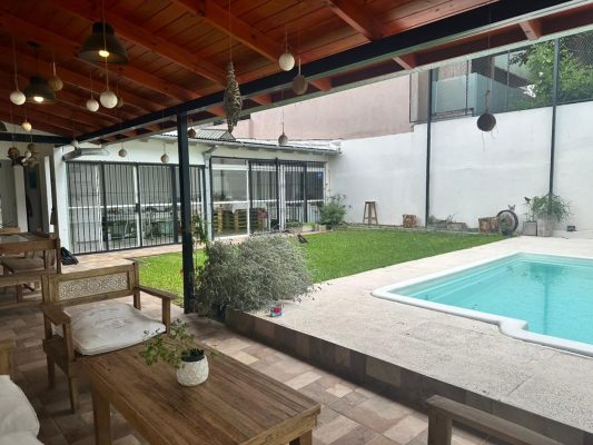 5-room sale in Victoria with garden and pool, with rent