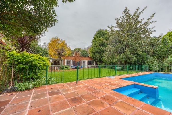 Casa con parque pileta y jardín invierno Boulogne