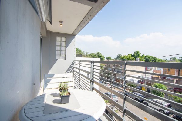 For sale: 4-room bright apartment with balcony and grill