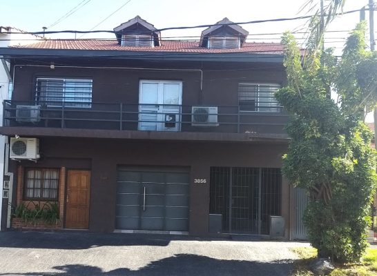 4-room Apartment for Sale in Carapachay with Garage and Balcony