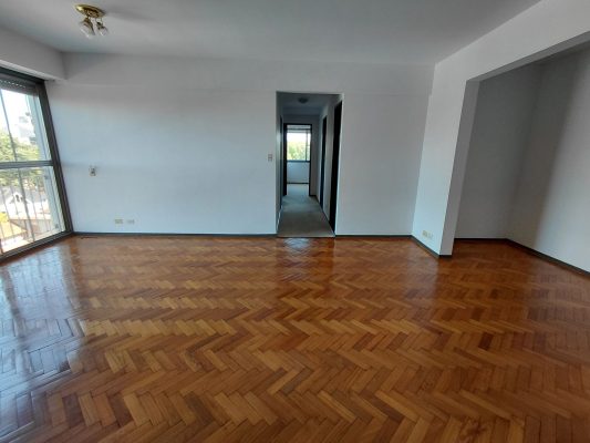 Apartment 4 rooms with attached, garage and storage, Olivos