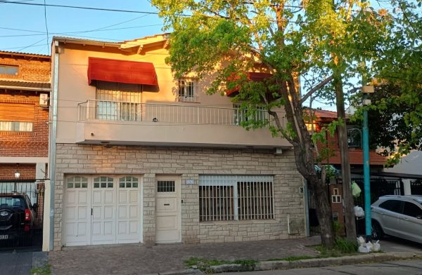 FOR SALE - 5-ROOM HOUSE IN OLIVOS