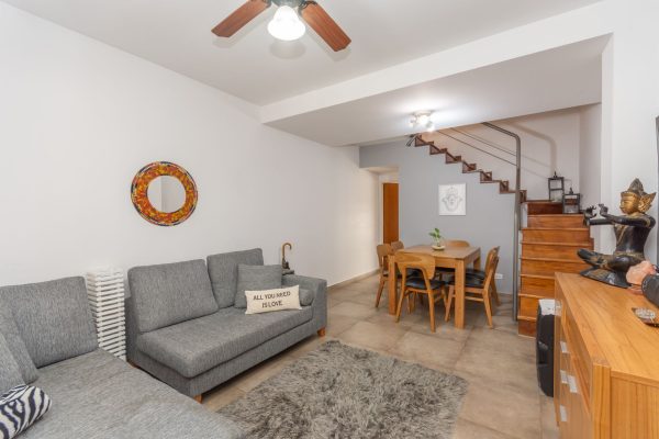 Triplex 4 rooms for sale with garage and patio Olivos