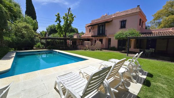 9-Room House Short-Term Rental La Horqueta