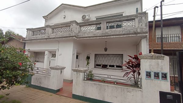 House PH 1st floor 3 rooms for sale Olivos terrace balcony
