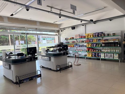Alquiler local c/ estacionamiento frente UNICENTER