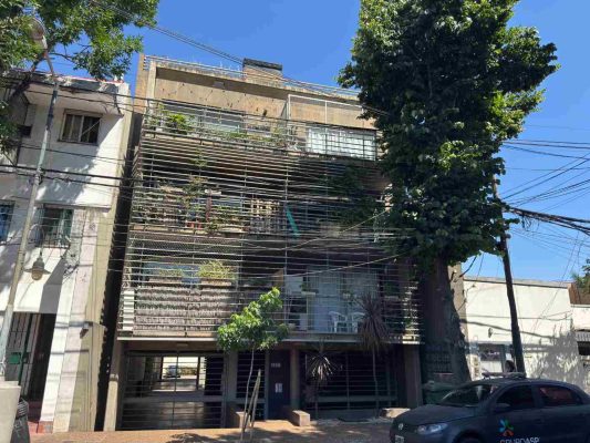 2-Room Apartment Short-Term Rental with Garage