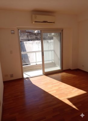 Divisible Studio for Sale with Parking and Storage Locker in Florida