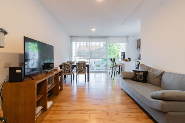 Sale of 3-room apartment in Florida, balcony, garage, bau