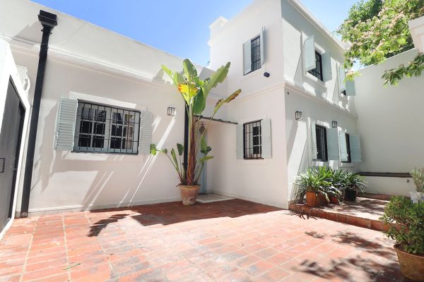 Casa 6 ambientes en venta - San Isidro pileta