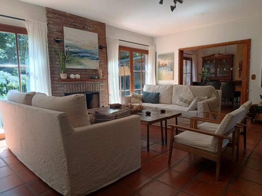 House – 5 bedrooms – Short-term rental – Pool